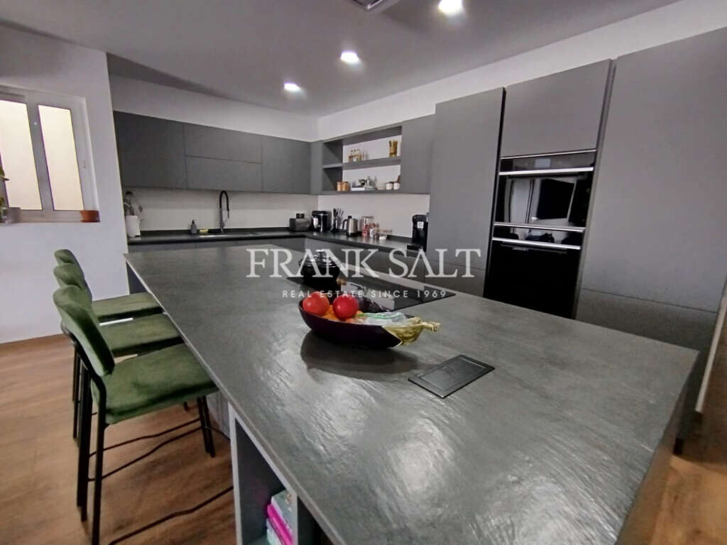 Zabbar, 3 Bedrooms Bedrooms, ,2 BathroomsBathrooms,For Sale,FRSA-923038