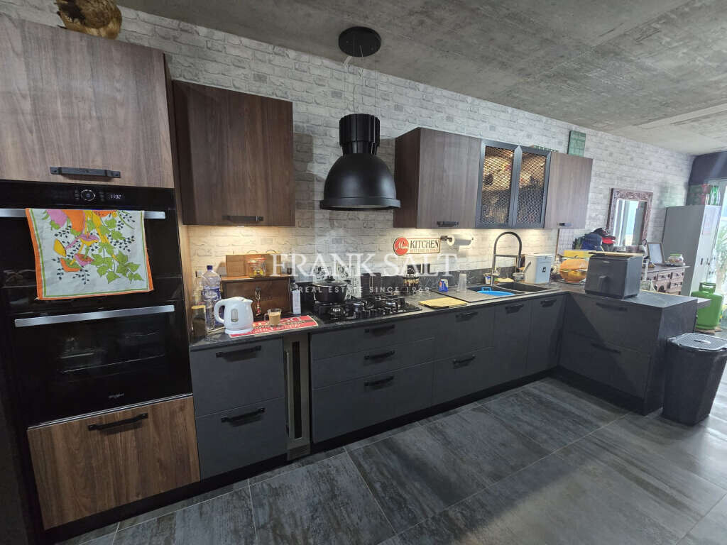 Sannat, Gozo, 2 Bedrooms Bedrooms, ,For Sale,FRSA-923032