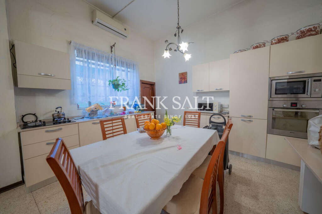 Luqa, 3 Bedrooms Bedrooms, ,2 BathroomsBathrooms,For Sale,FRSA-922308