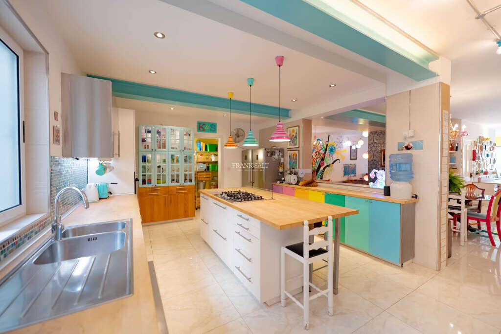 Mellieha, 5 Bedrooms Bedrooms, ,3 BathroomsBathrooms,For Sale,FRSA-922760