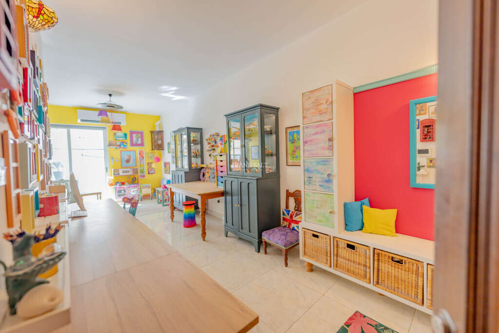 Mellieha, 5 Bedrooms Bedrooms, ,3 BathroomsBathrooms,For Sale,FRSA-922760