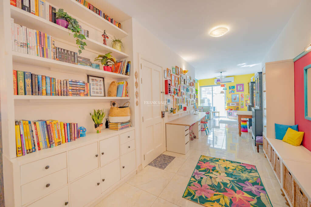 Mellieha, 5 Bedrooms Bedrooms, ,3 BathroomsBathrooms,For Sale,FRSA-922760