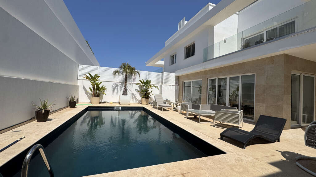 Mellieha, 3 Bedrooms Bedrooms, ,1 BathroomBathrooms,For Sale,FRSA-509873