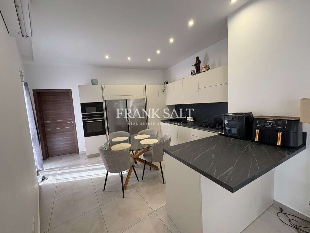 Marsaxlokk, 3 Bedrooms Bedrooms, ,1 BathroomBathrooms,For Sale,FRSA-922448