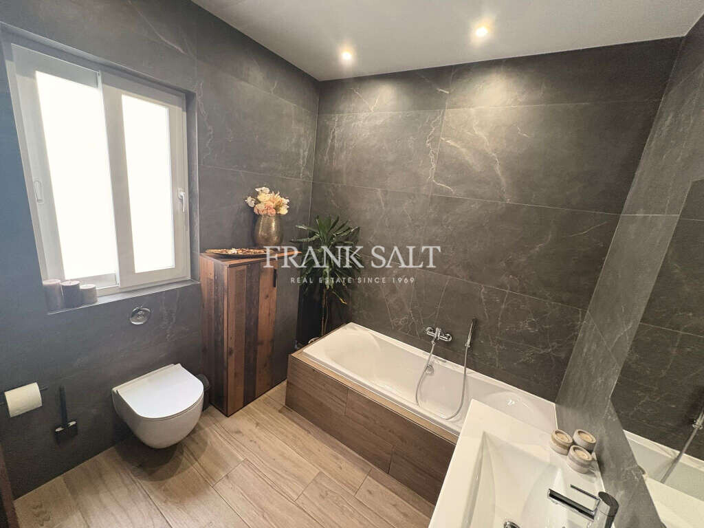 Marsaxlokk, 3 Bedrooms Bedrooms, ,1 BathroomBathrooms,For Sale,FRSA-922448