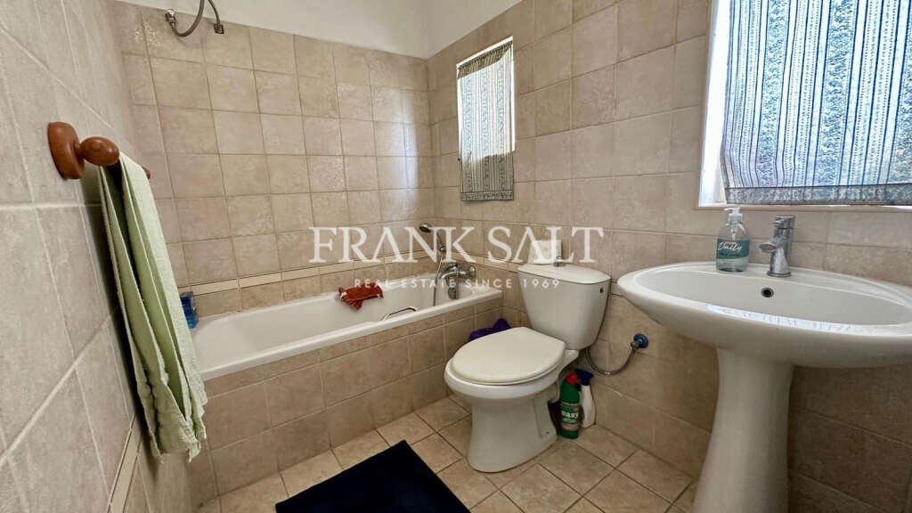 St Pauls Bay, 2 Bedrooms Bedrooms, ,1 BathroomBathrooms,For Sale,FRSA-922688