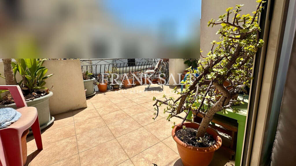 St Pauls Bay, 2 Bedrooms Bedrooms, ,1 BathroomBathrooms,For Sale,FRSA-922688