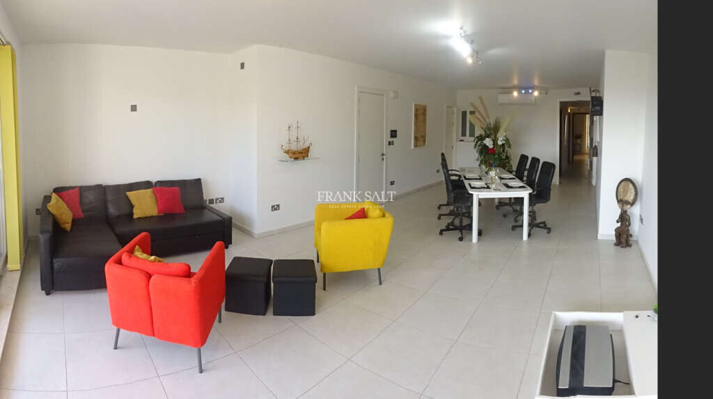 Qawra, 3 Bedrooms Bedrooms, ,For Sale,FRSA-922614