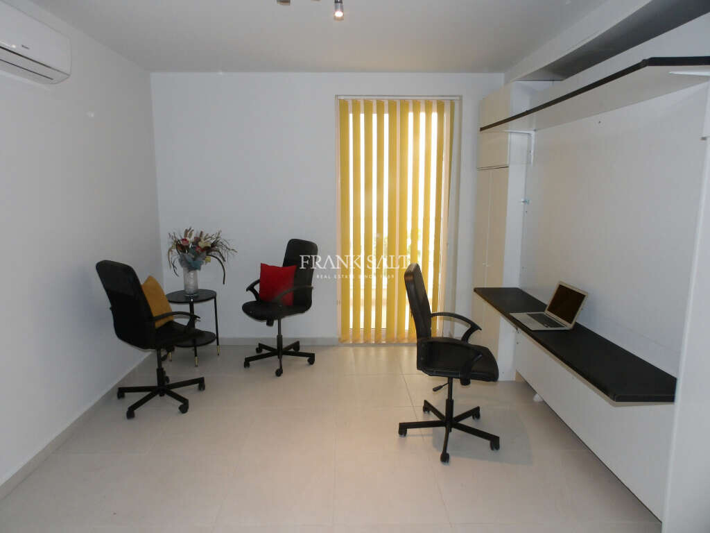 Qawra, 3 Bedrooms Bedrooms, ,For Sale,FRSA-922614