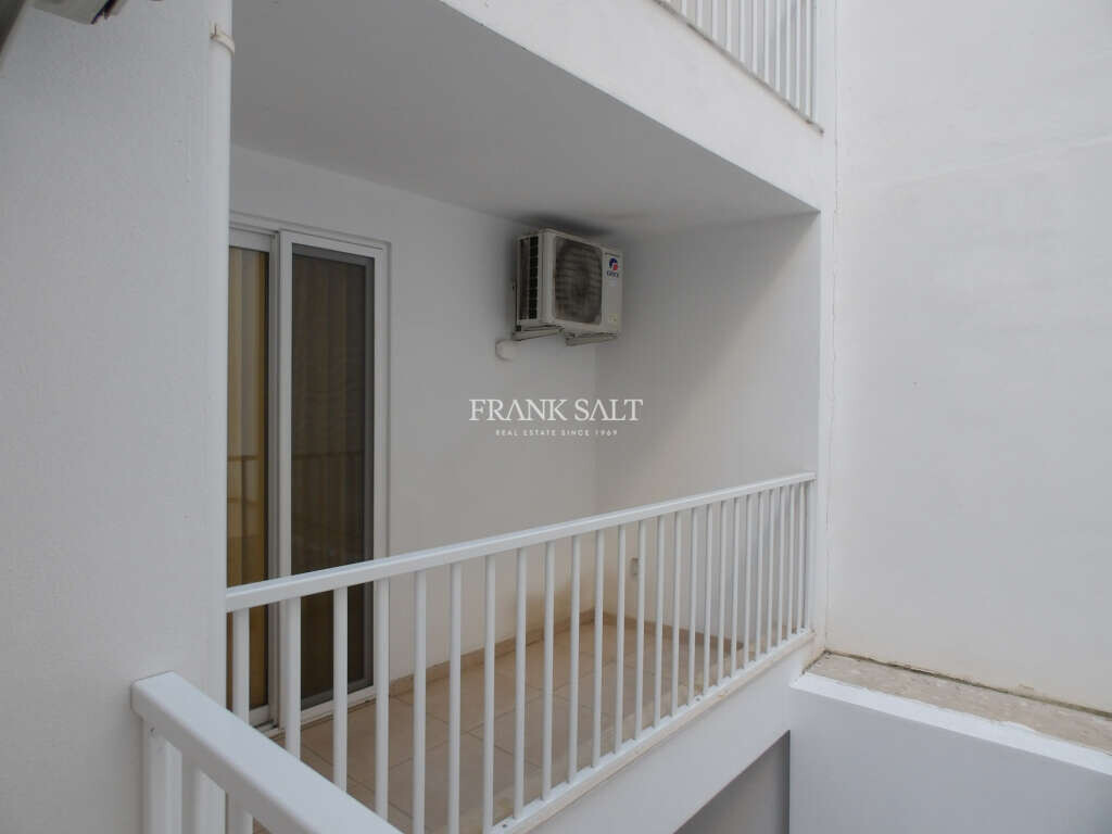 Qawra, 3 Bedrooms Bedrooms, ,For Sale,FRSA-922614