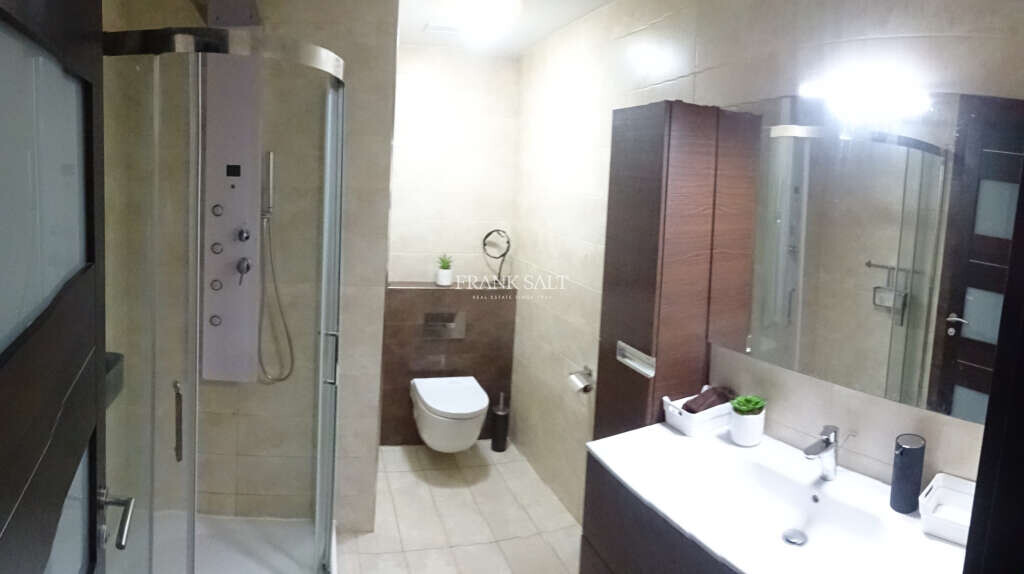 Qawra, 3 Bedrooms Bedrooms, ,For Sale,FRSA-922614