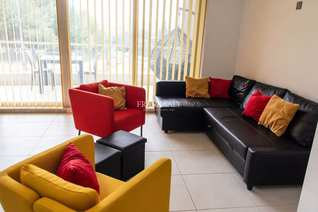 Qawra, 3 Bedrooms Bedrooms, ,For Sale,FRSA-922614