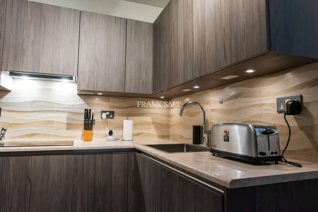 Qawra, 3 Bedrooms Bedrooms, ,For Sale,FRSA-922614