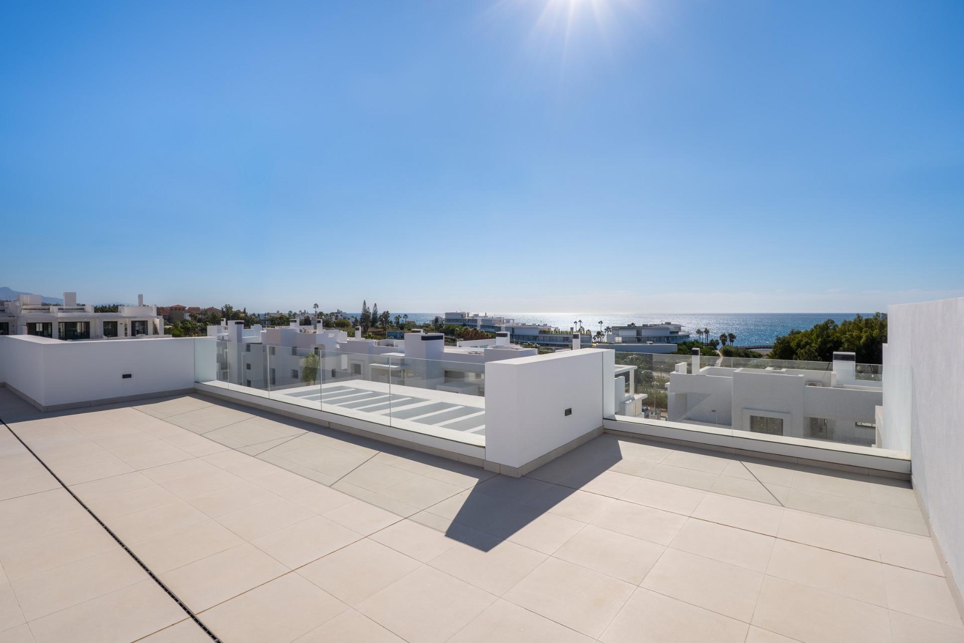 3 Bed, 2 Bath, ApartmentFor Sale, Estepona, Malaga