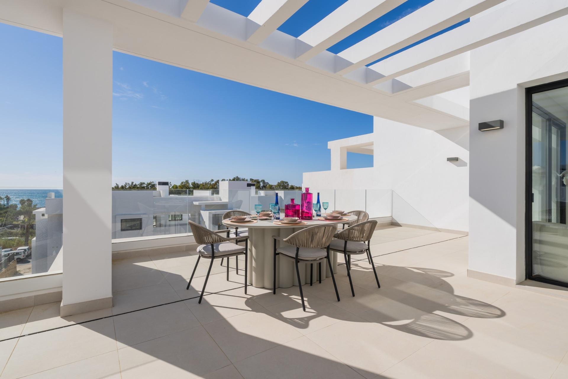 3 Bed, 2 Bath, ApartmentFor Sale, Estepona, Malaga