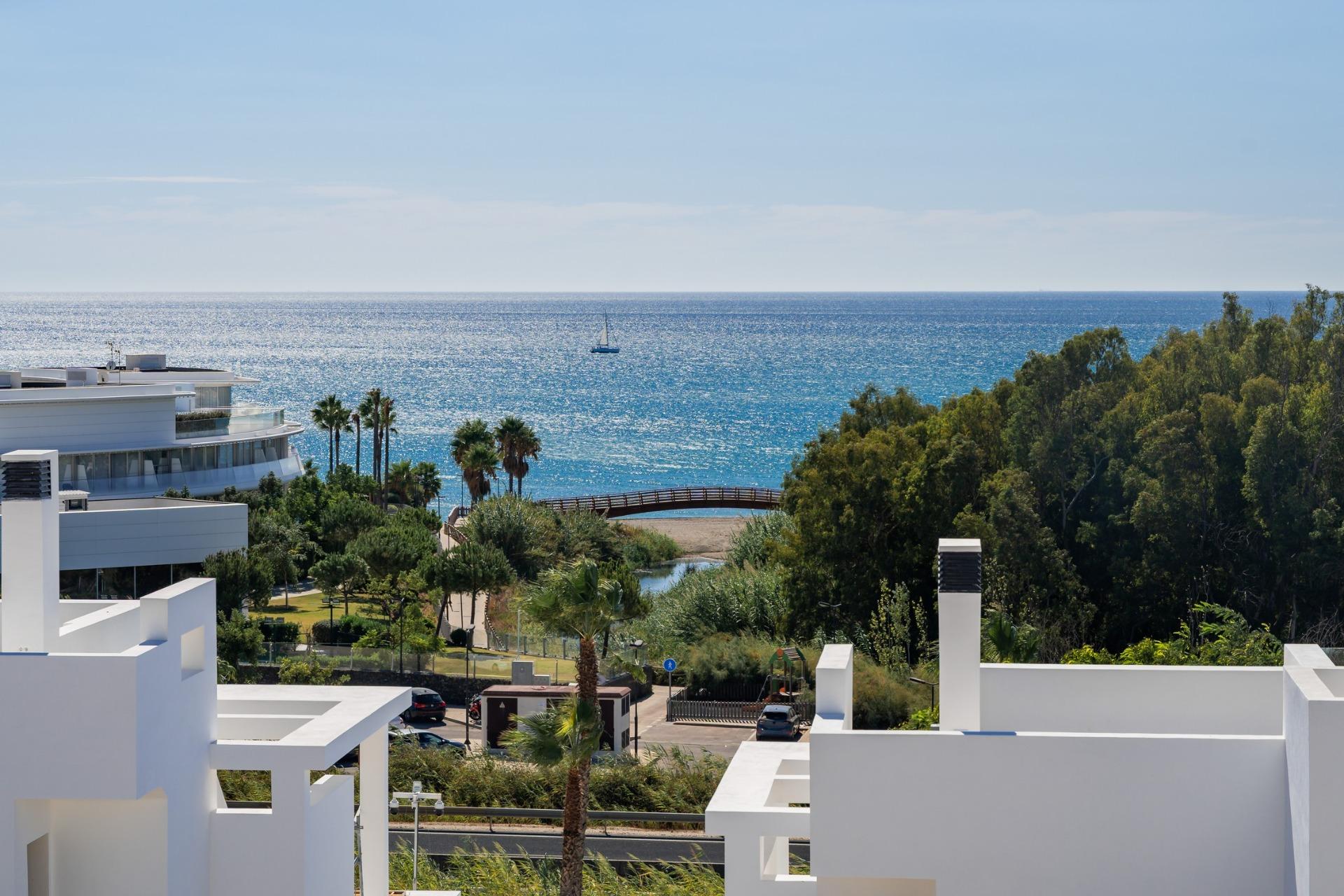3 Bed, 2 Bath, ApartmentFor Sale, Estepona, Malaga