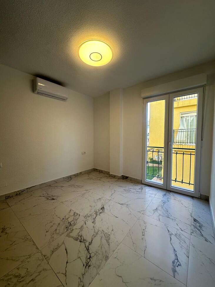 3 Bed, 1 Bath, ApartmentFor Sale, Torrevieja, Alicante