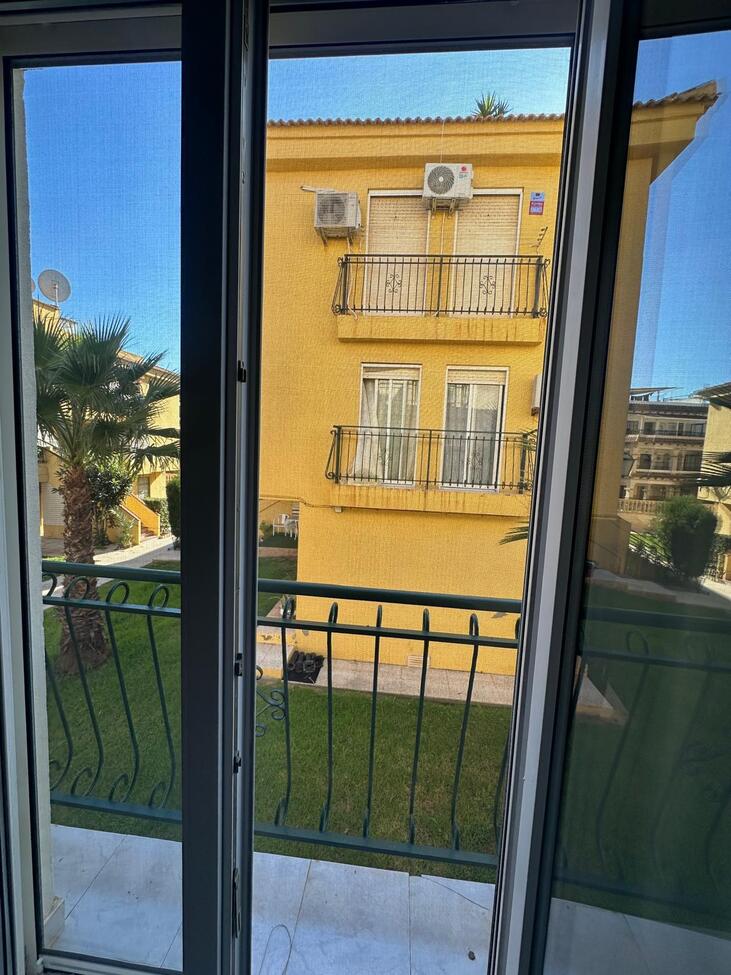 3 Bed, 1 Bath, ApartmentFor Sale, Torrevieja, Alicante