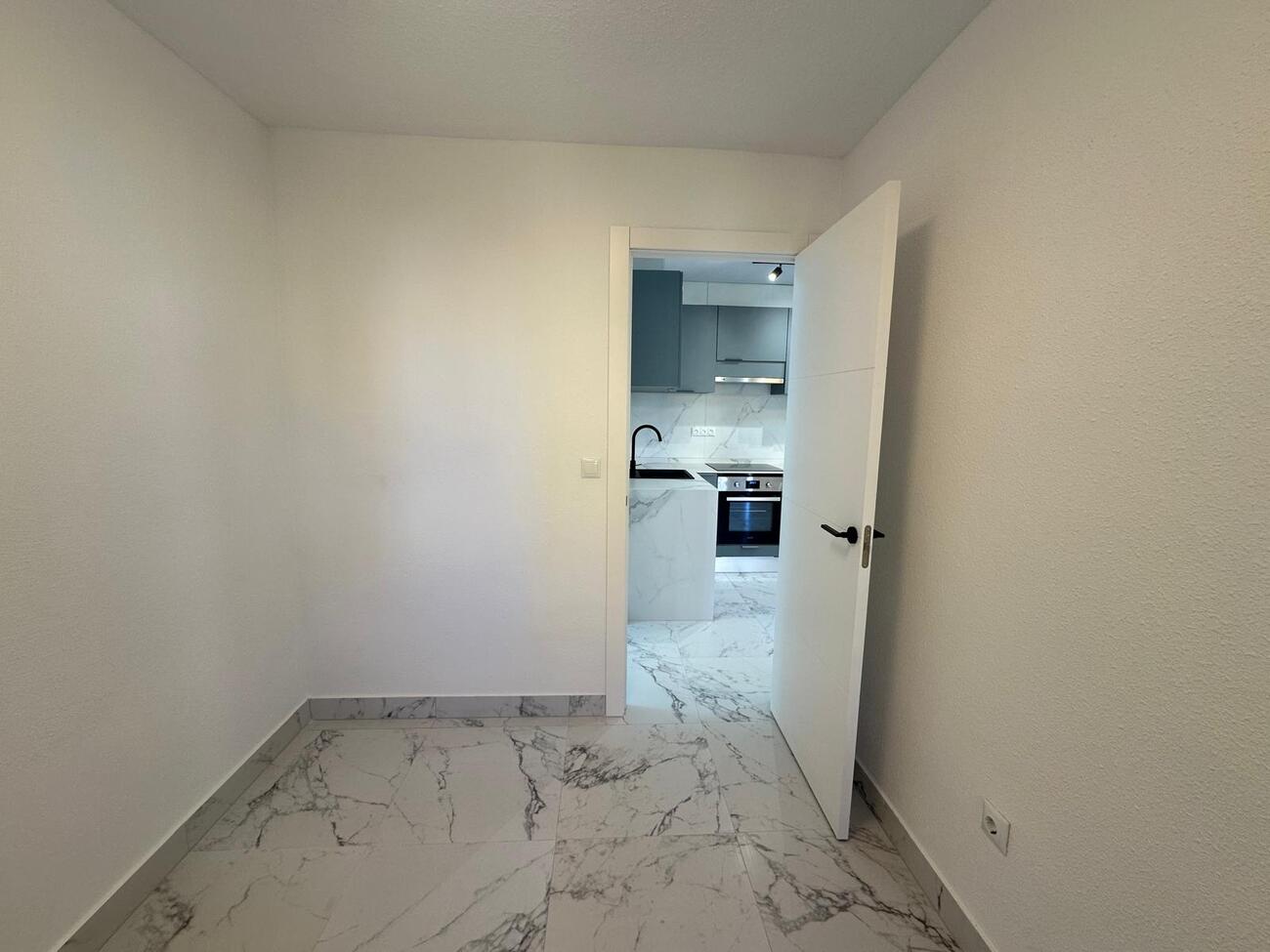 3 Bed, 1 Bath, ApartmentFor Sale, Torrevieja, Alicante