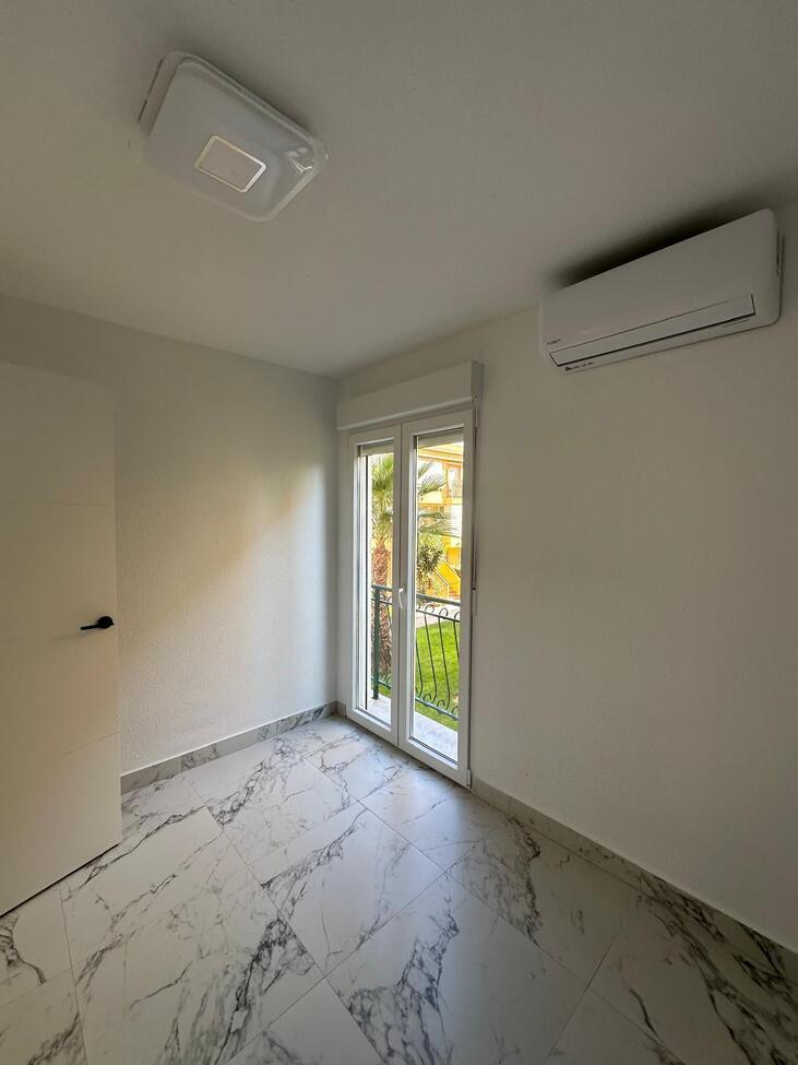 3 Bed, 1 Bath, ApartmentFor Sale, Torrevieja, Alicante