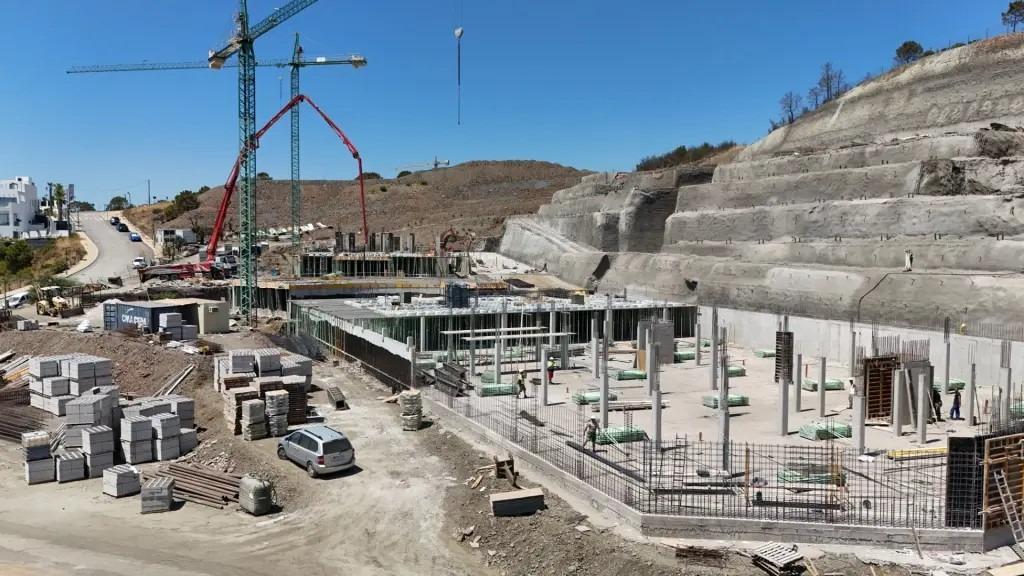 4 Bed, 4 Bath, ApartmentFor Sale, Estepona, Malaga