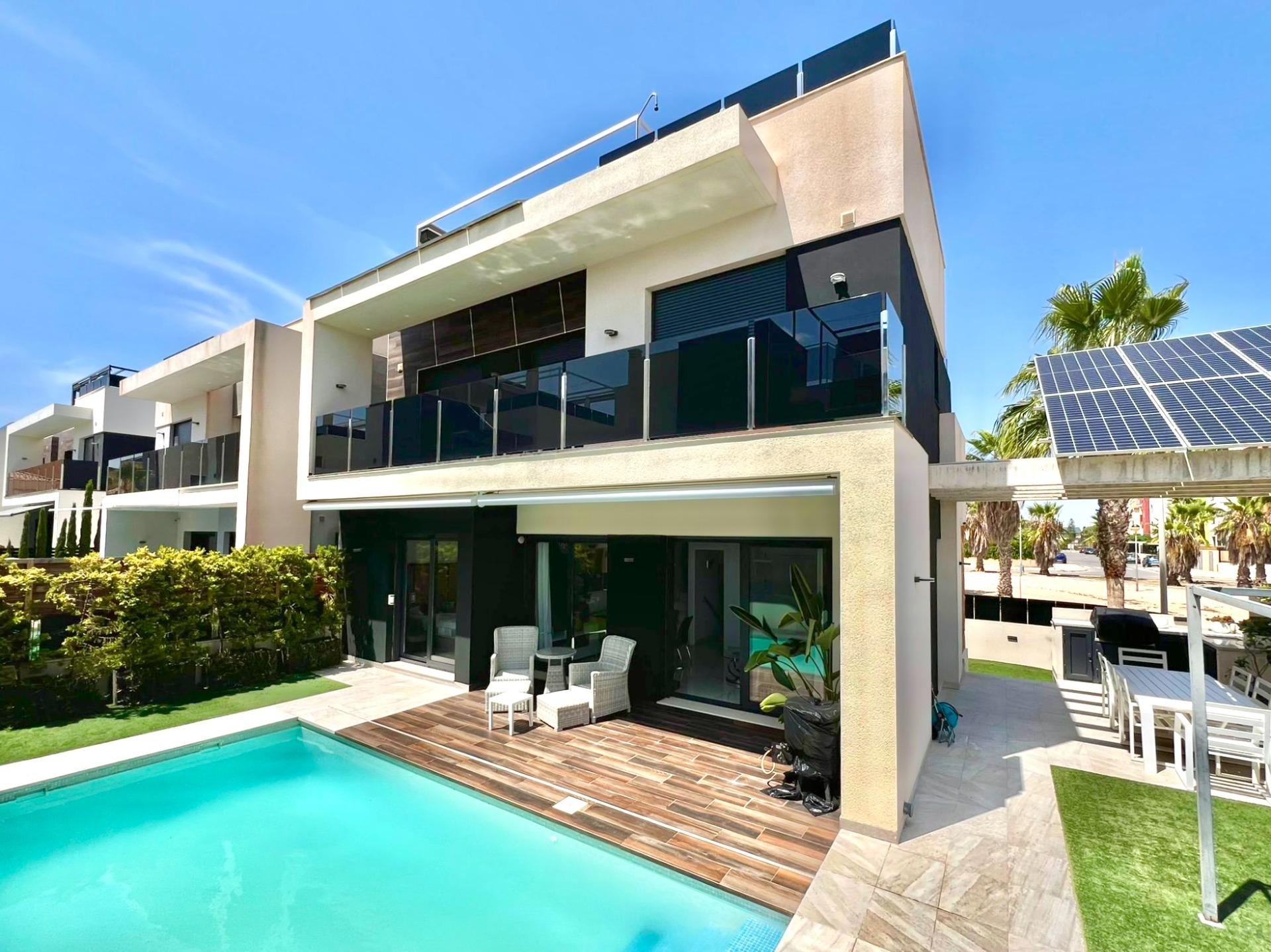 4 Bed, 4 Bath, HouseFor Sale, Orihuela Costa, Alicante