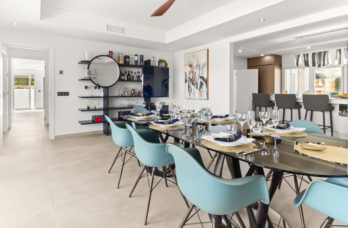 6 Bed, 6 Bath, HouseFor Sale, Atalaya, Malaga