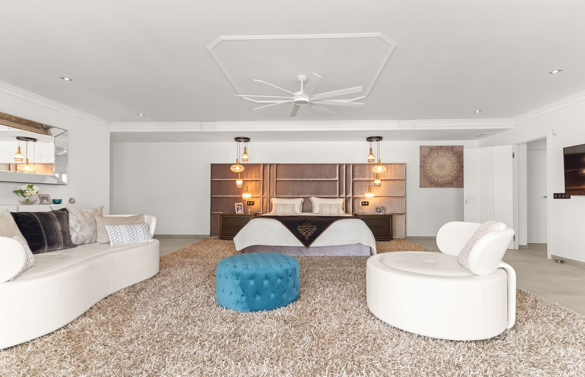 6 Bed, 6 Bath, HouseFor Sale, Atalaya, Malaga