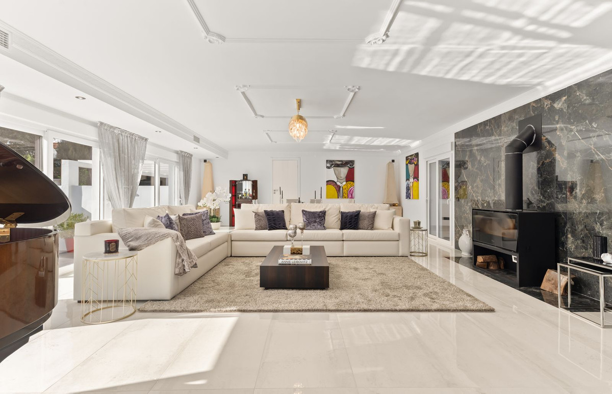 6 Bed, 6 Bath, HouseFor Sale, Atalaya, Malaga