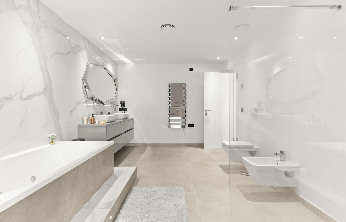 6 Bed, 6 Bath, HouseFor Sale, Atalaya, Malaga