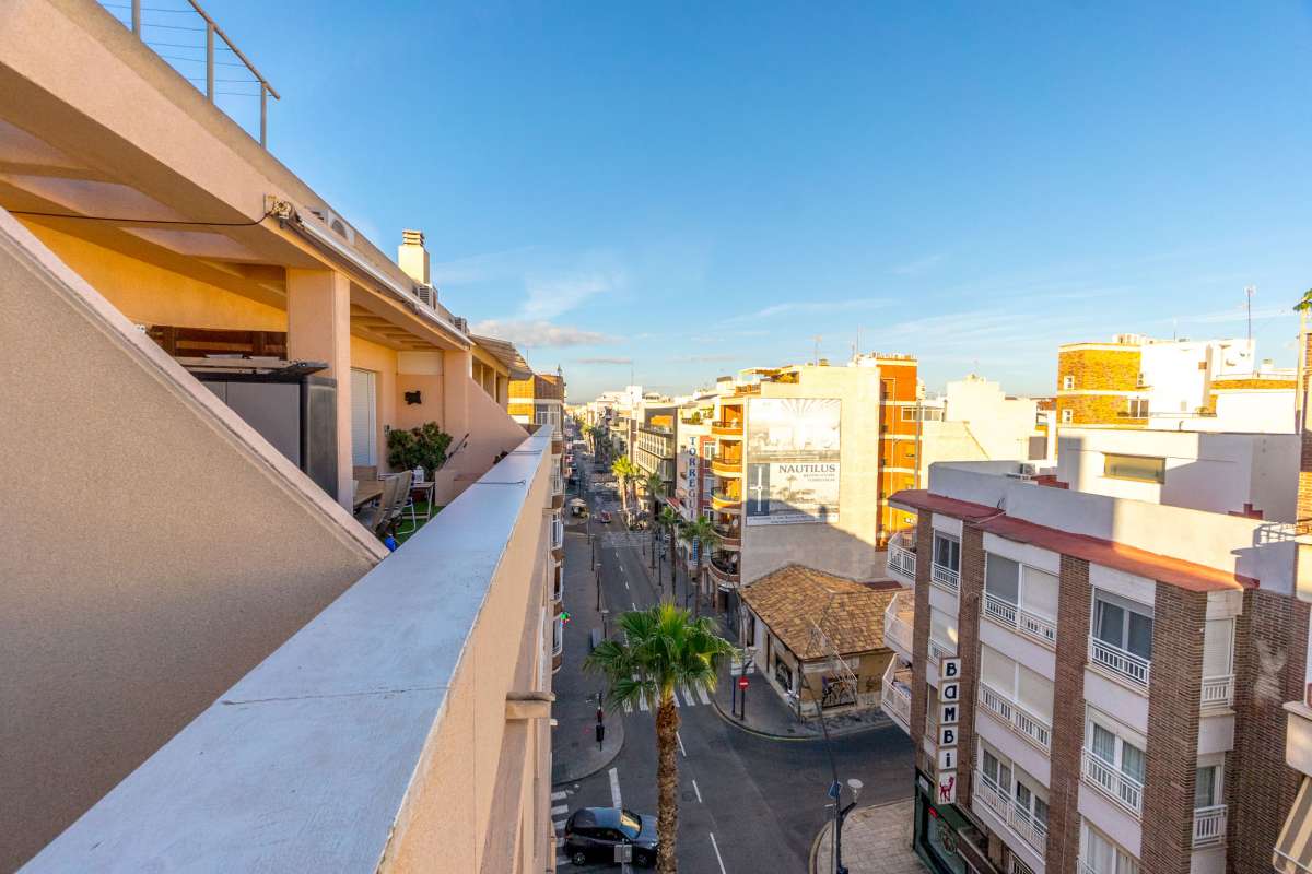 3 Bed, 2 Bath, ApartmentFor Sale, Torrevieja, Alicante