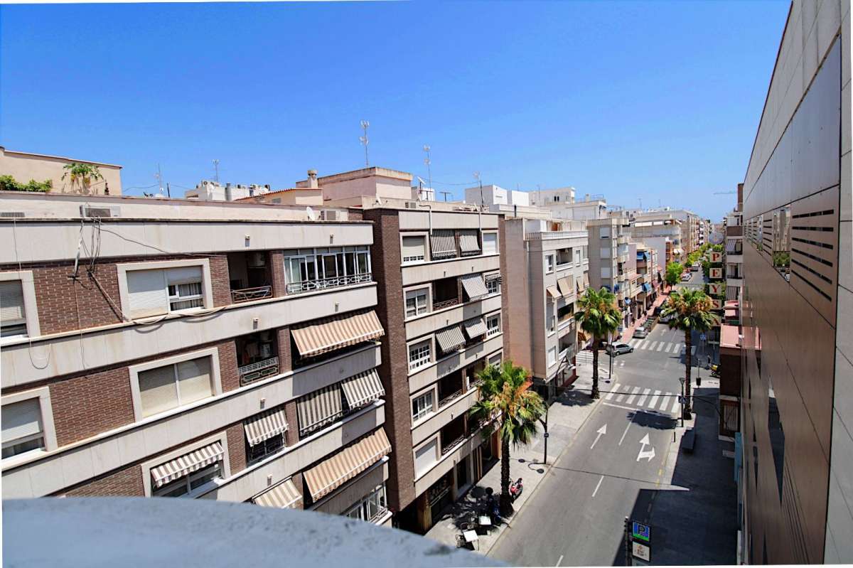 3 Bed, 2 Bath, ApartmentFor Sale, Torrevieja, Alicante