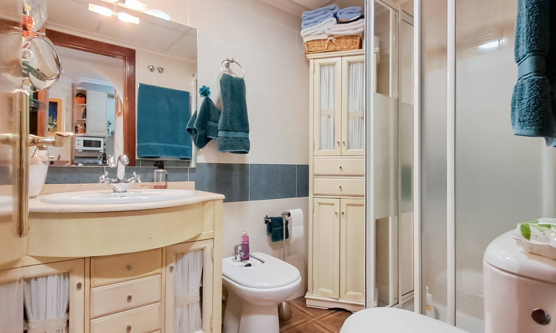 2 Bed, 1 Bath, ApartmentFor Sale, Torrevieja, Alicante