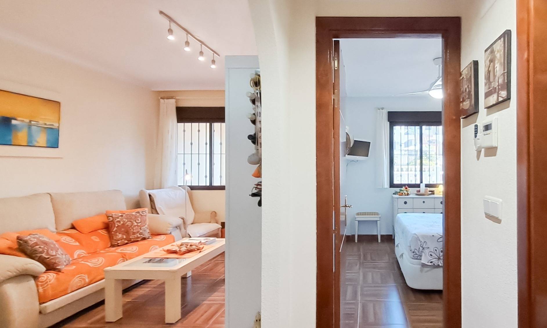 2 Bed, 1 Bath, ApartmentFor Sale, Torrevieja, Alicante