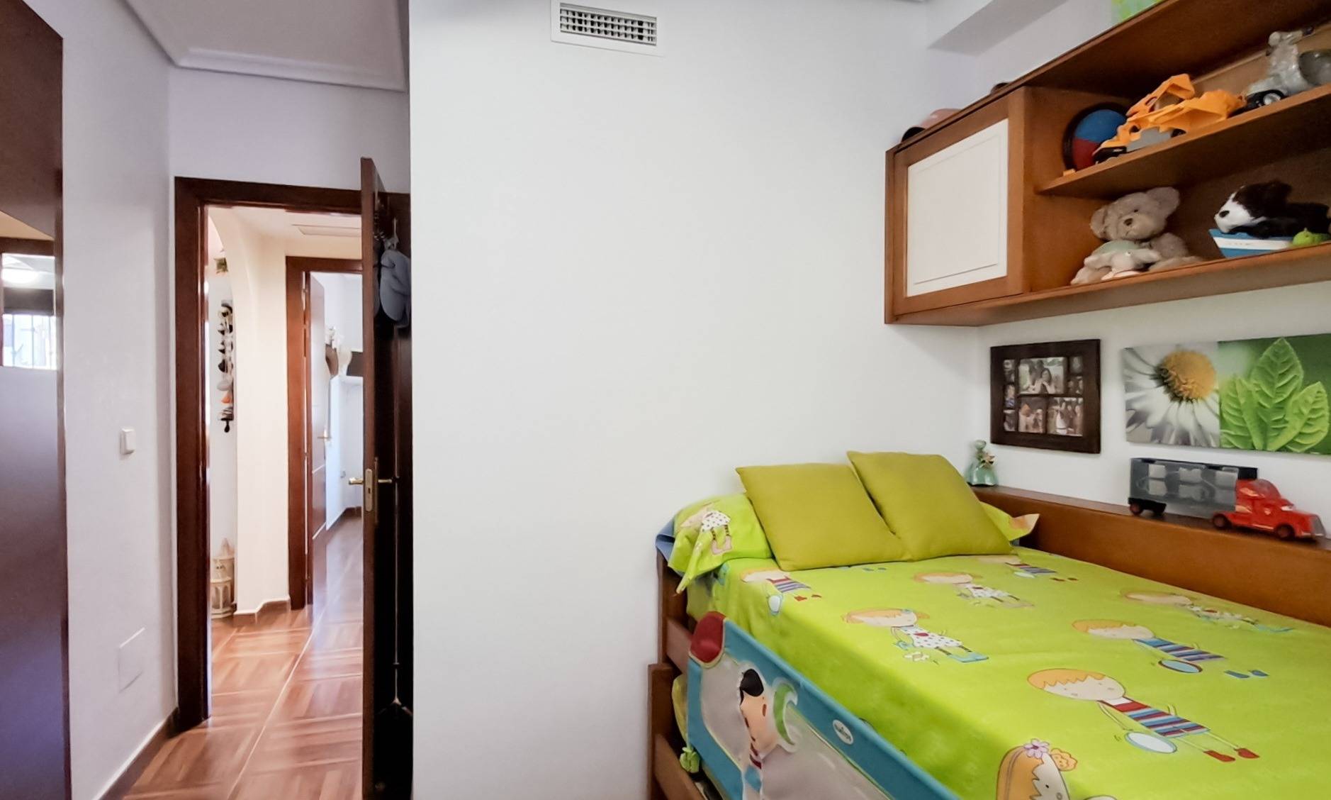 2 Bed, 1 Bath, ApartmentFor Sale, Torrevieja, Alicante