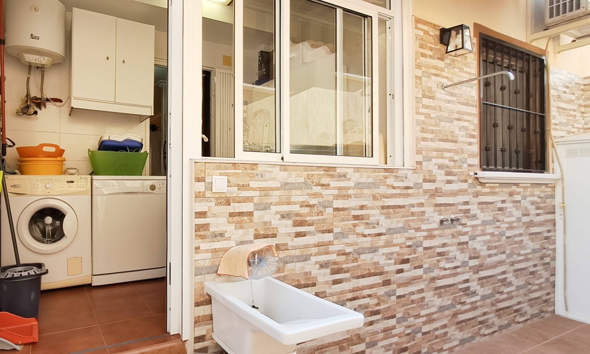 2 Bed, 1 Bath, ApartmentFor Sale, Torrevieja, Alicante