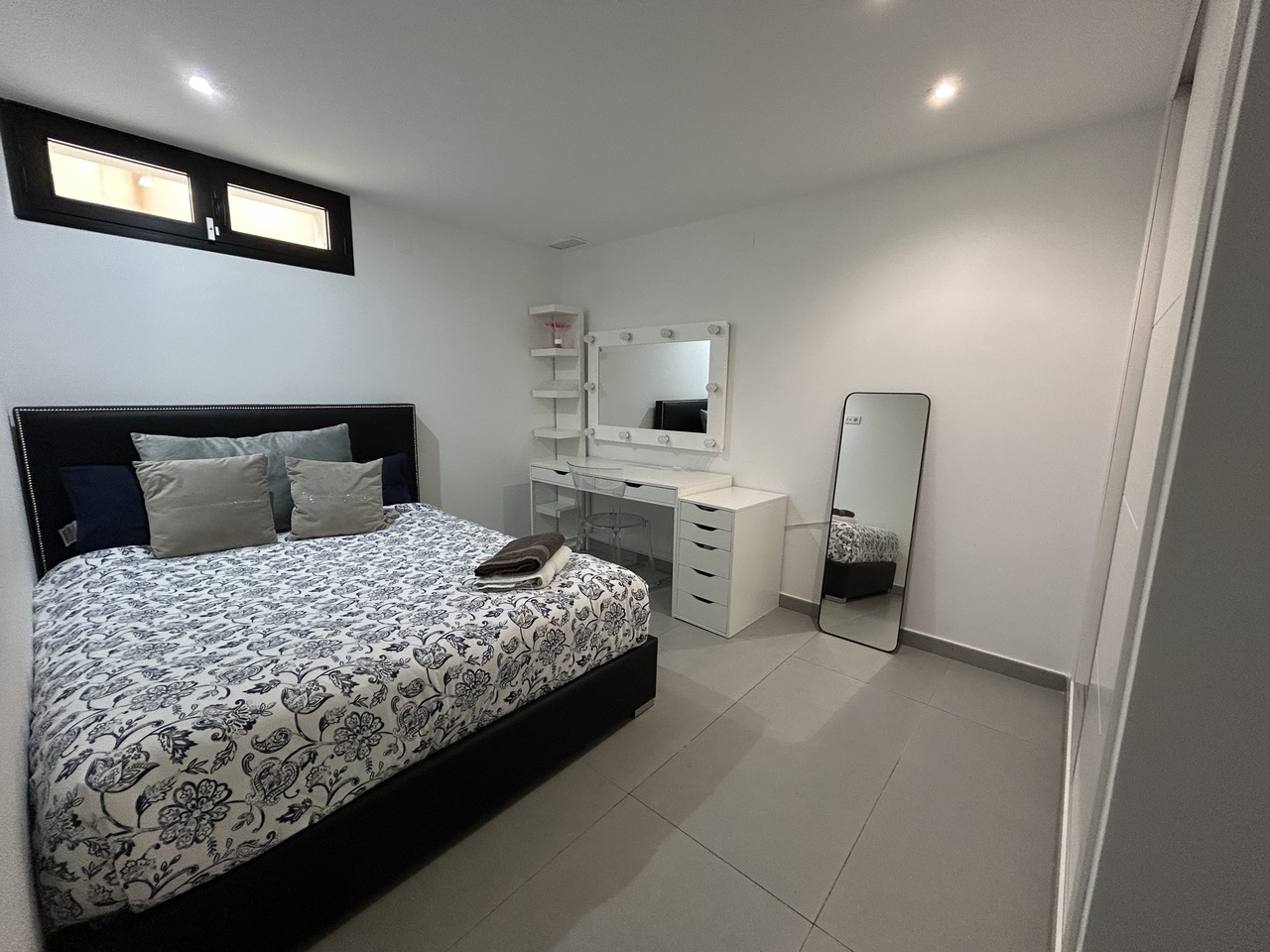 5 Bed, 4 Bath, HouseFor Sale, Los Balcones, Alicante