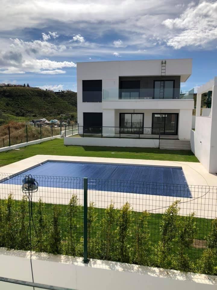 4 Bed, 3 Bath, HouseFor Sale, Manilva, Malaga