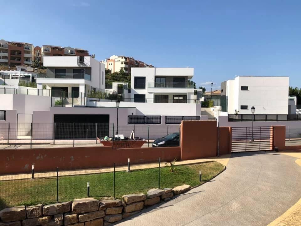 4 Bed, 3 Bath, HouseFor Sale, Manilva, Malaga