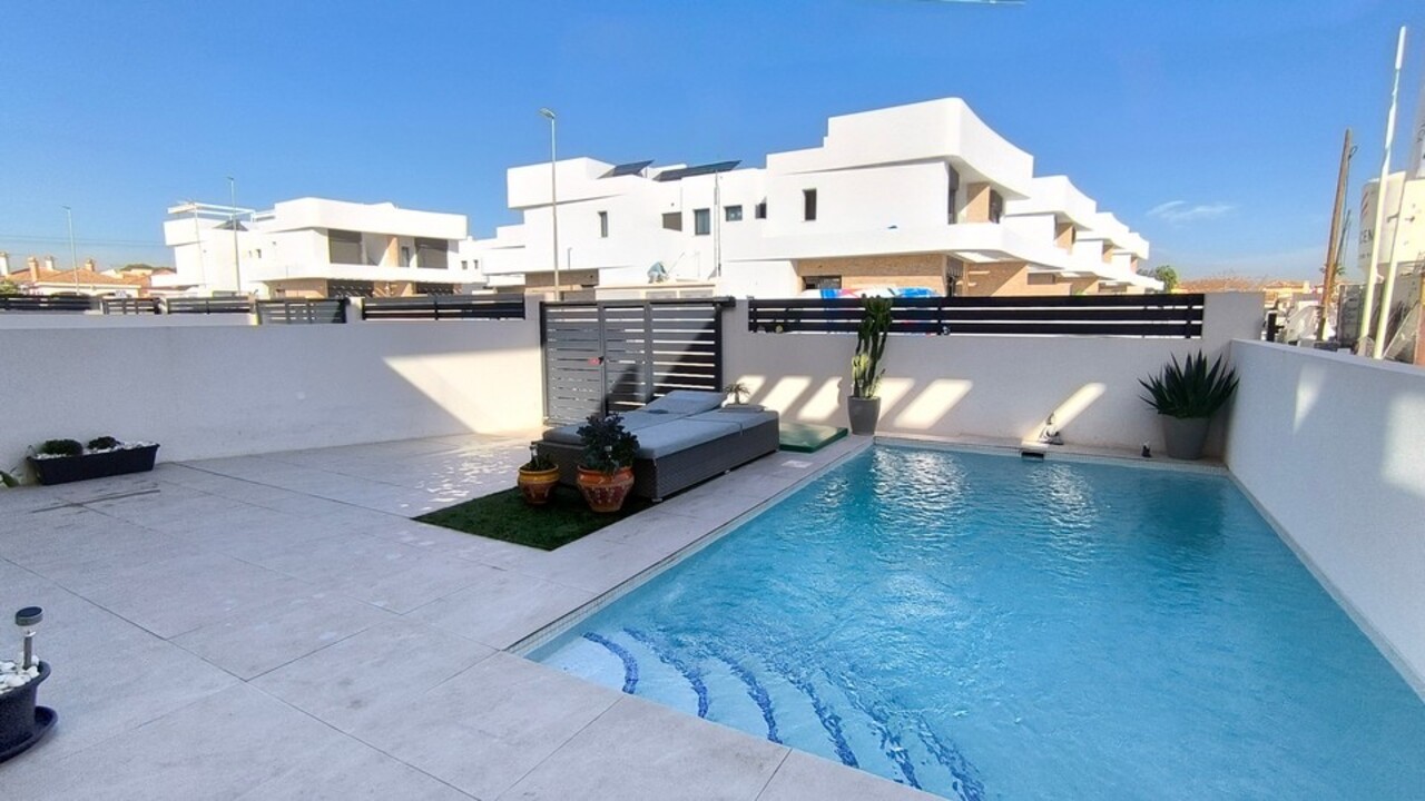 3 Bed, 2 Bath, HouseFor Sale, La Herrada, Alicante