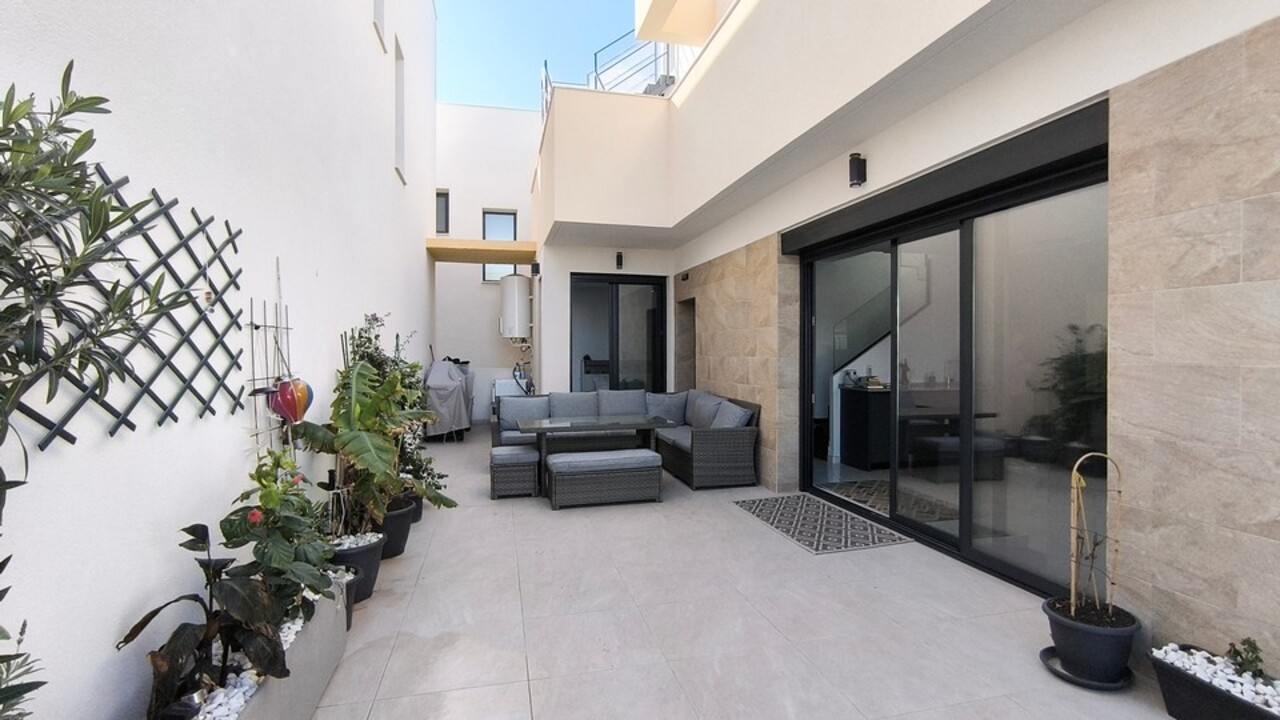 3 Bed, 2 Bath, HouseFor Sale, La Herrada, Alicante