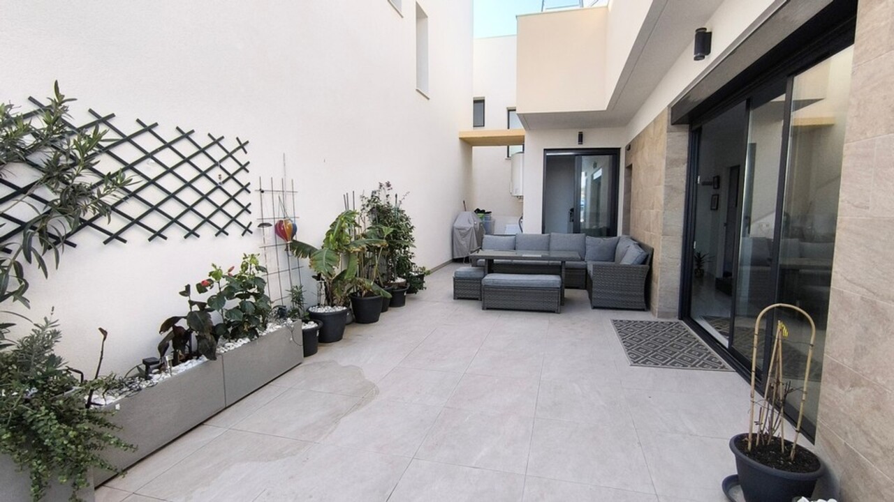 3 Bed, 2 Bath, HouseFor Sale, La Herrada, Alicante
