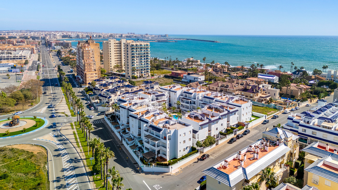 2 Bed, 2 Bath, ApartmentFor Sale, Torrevieja, Alicante