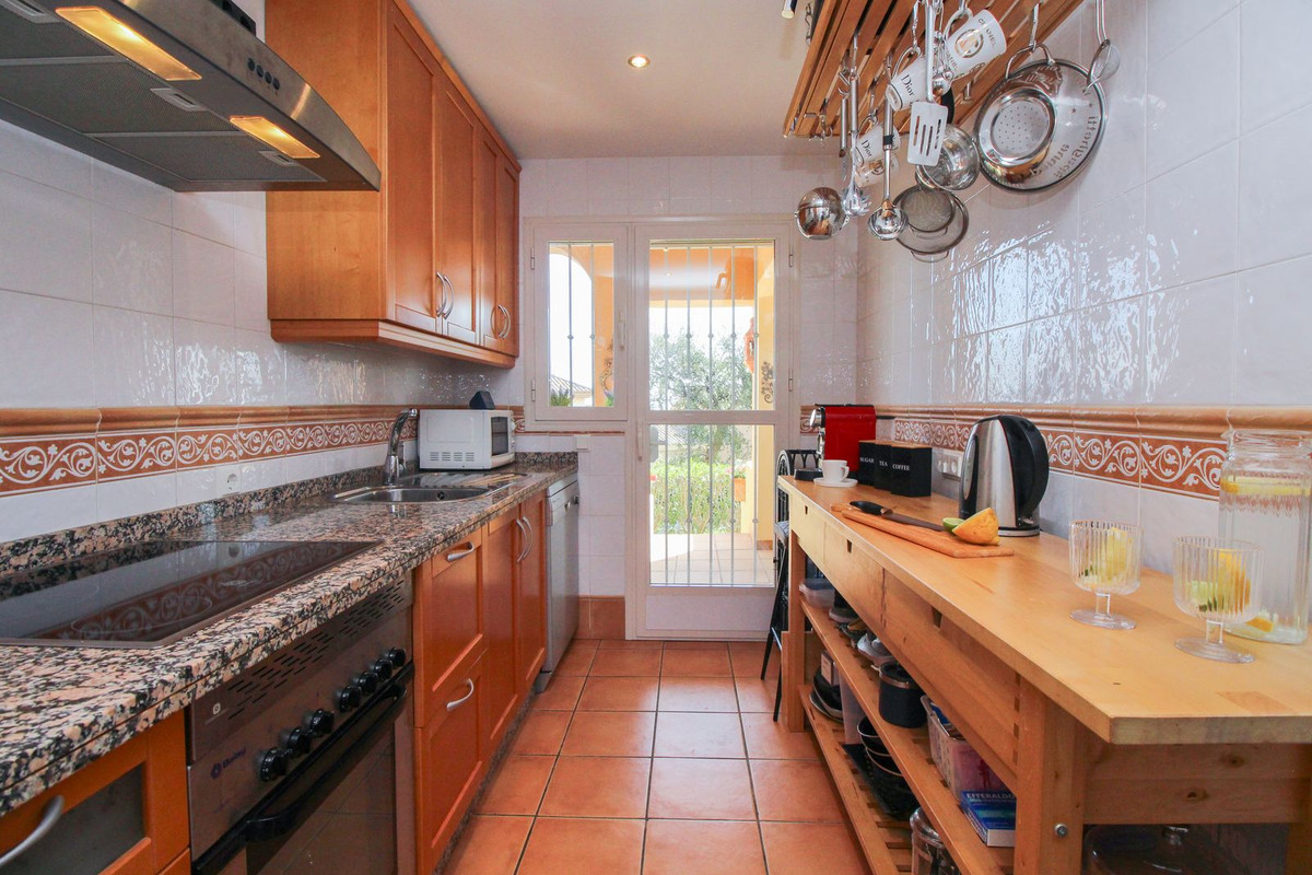 2 Bed, 2 Bath, ApartmentFor Sale, La Mairena, Malaga