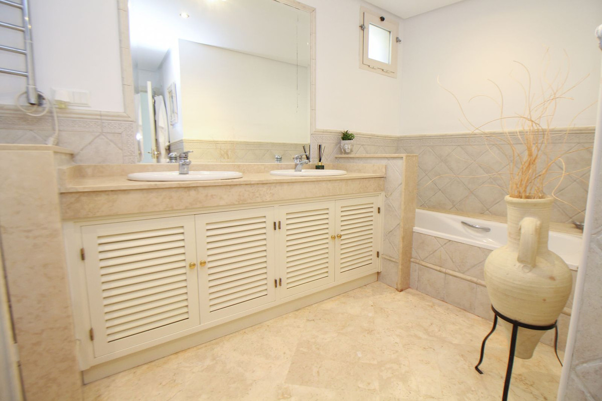 2 Bed, 2 Bath, ApartmentFor Sale, La Mairena, Malaga