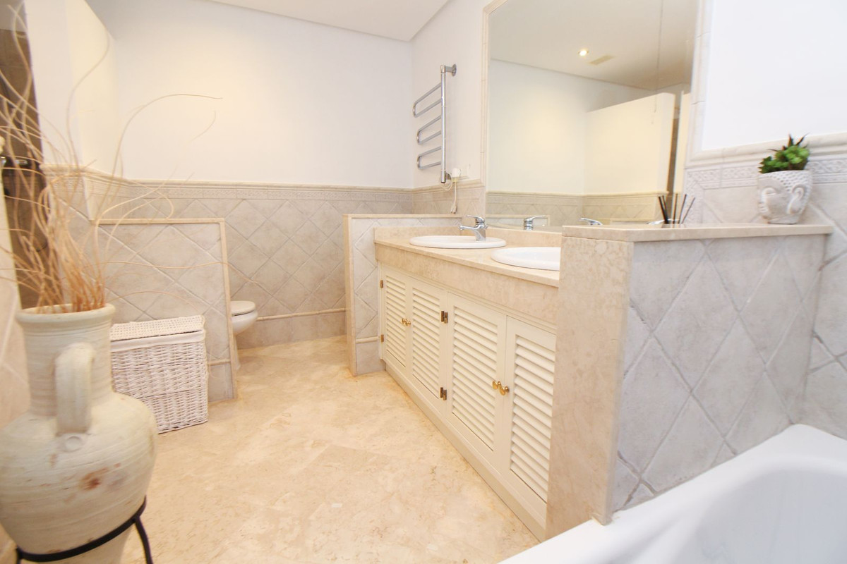 2 Bed, 2 Bath, ApartmentFor Sale, La Mairena, Malaga