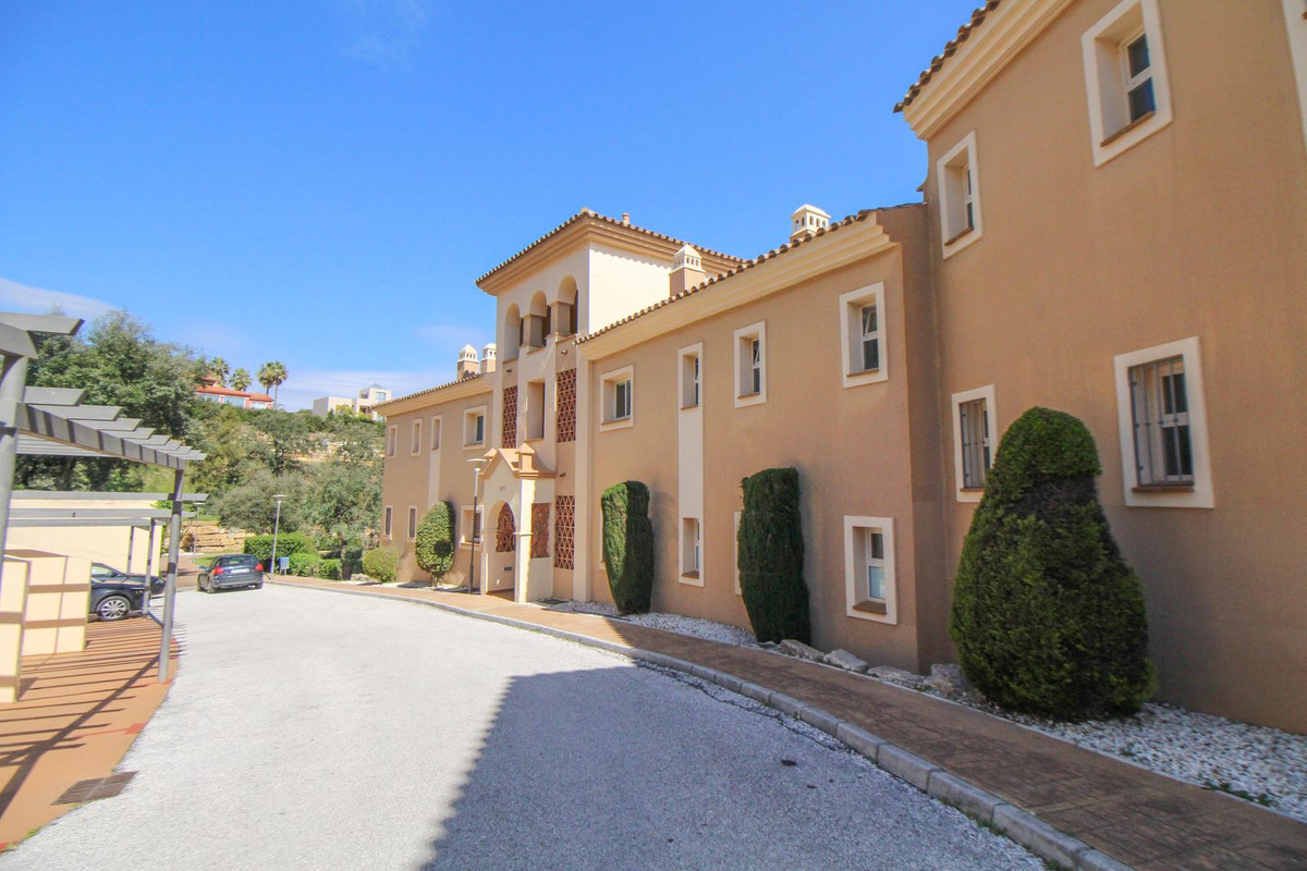 2 Bed, 2 Bath, ApartmentFor Sale, La Mairena, Malaga