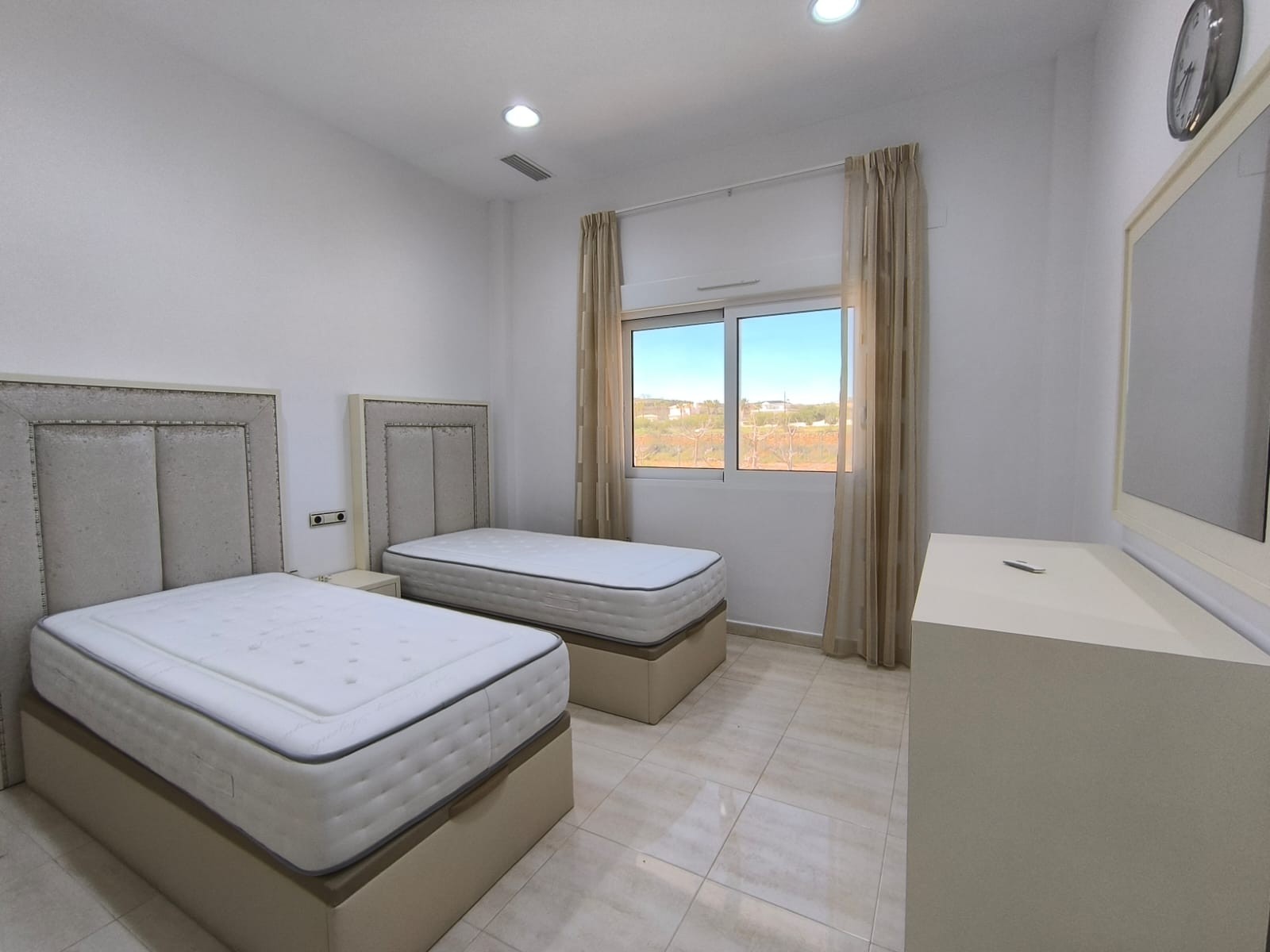 4 Bed, 5 Bath, HouseFor Sale, Pinoso, Alicante