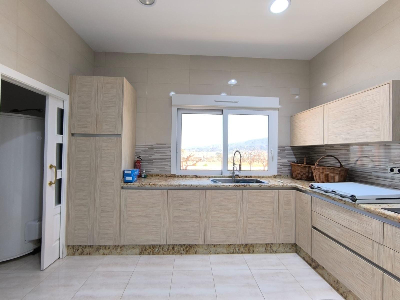 4 Bed, 5 Bath, HouseFor Sale, Pinoso, Alicante