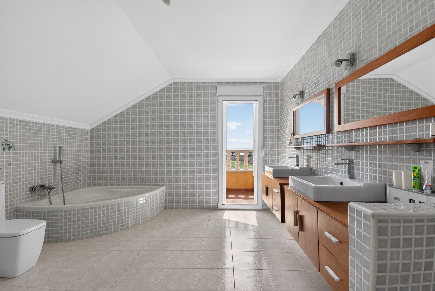 5 Bed, 3 Bath, HouseFor Sale, Crevillent, Alicante